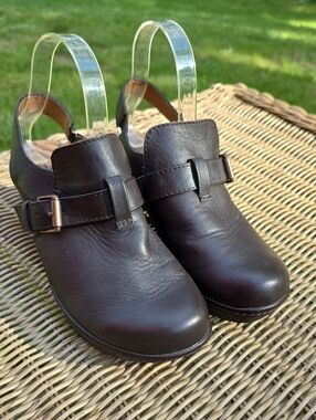Thom McAn Women's Dark Brown Leather Slip-On Clogs with Buckle